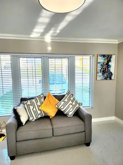 Modern Luxury 2-Bedroom 2.5-Bathroom Townhouse Negril Holiday home