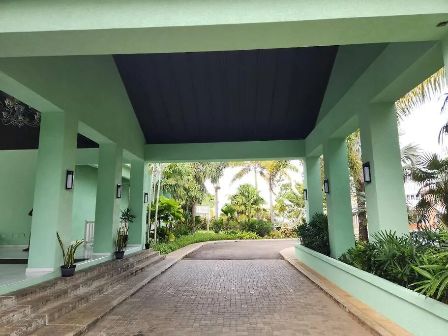 Modern Luxury 2-Bedroom 2.5-Bathroom Townhouse Negril