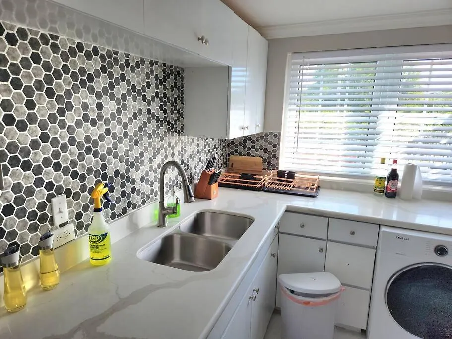 Modern Luxury 2-Bedroom 2.5-Bathroom Townhouse Negril 0*,