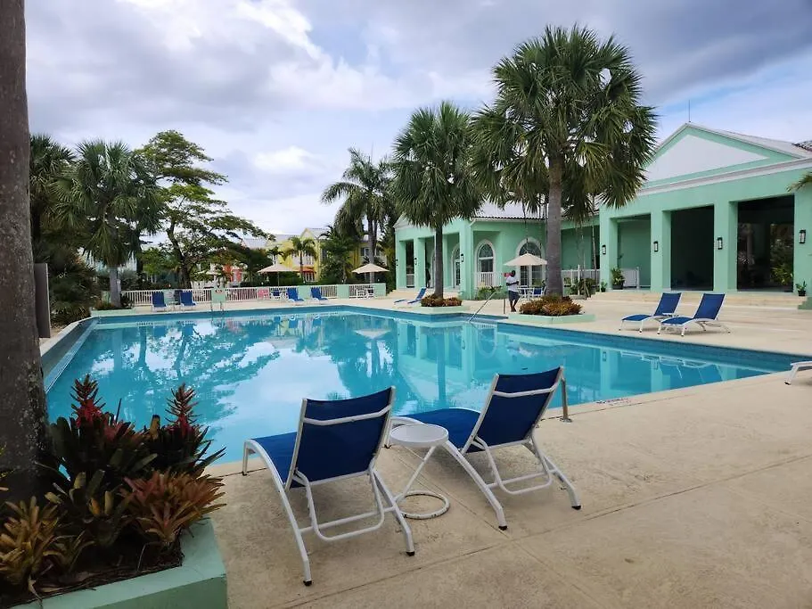 Modern Luxury 2-Bedroom 2.5-Bathroom Townhouse Negril 0*,  Jamaica