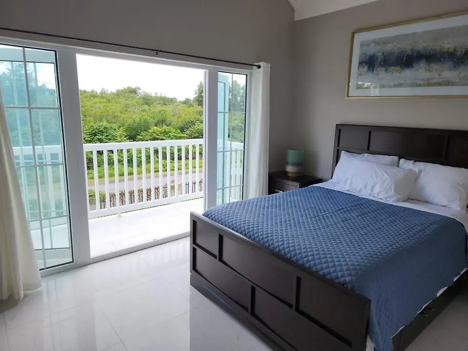 Modern Luxury 2-Bedroom 2.5-Bathroom Townhouse Negril Holiday home